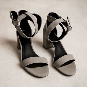 Ankle Strap Block Heel Sandals Gray‎ Size 9